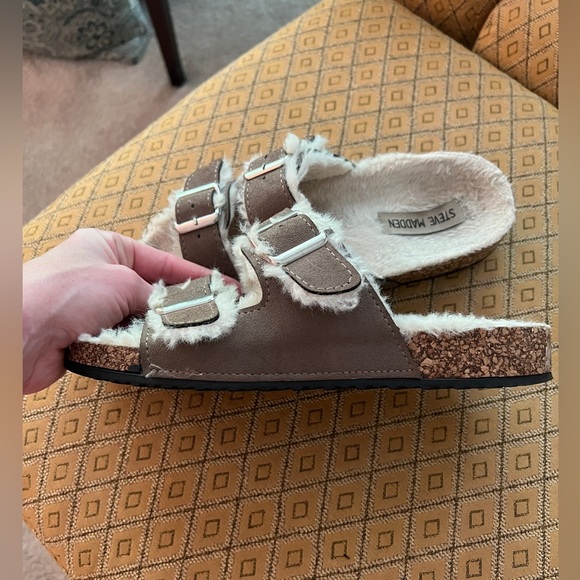 Steve Madden Faux Fur Slides Size 8 - Picture 2 of 6